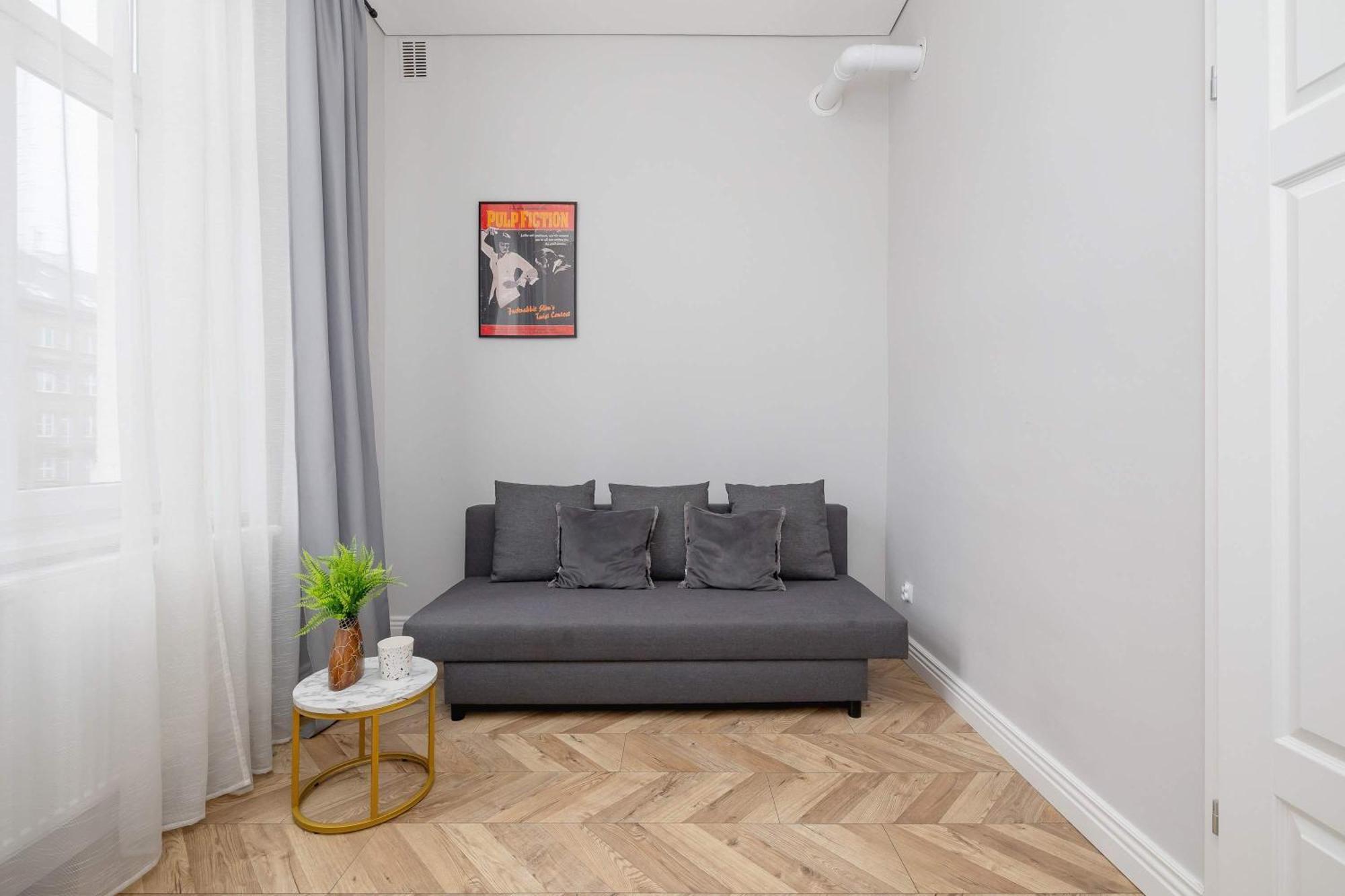 Elegant Family Near Center By Renters Apartment