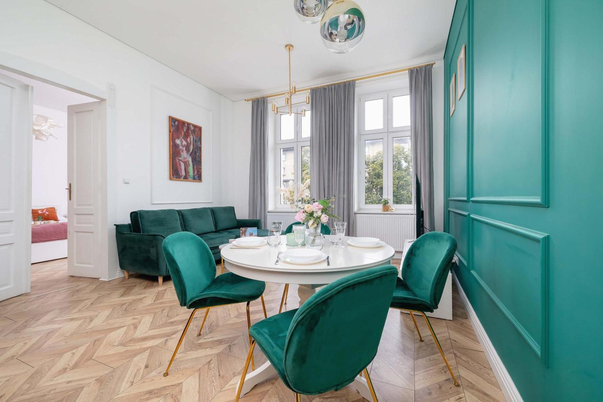 Elegant Family Near Center By Renters *